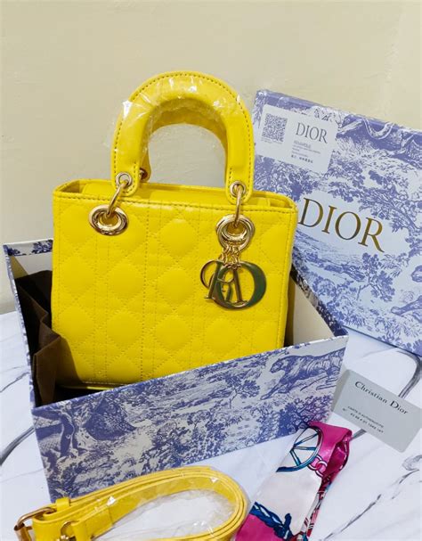 harga tas lady dior.